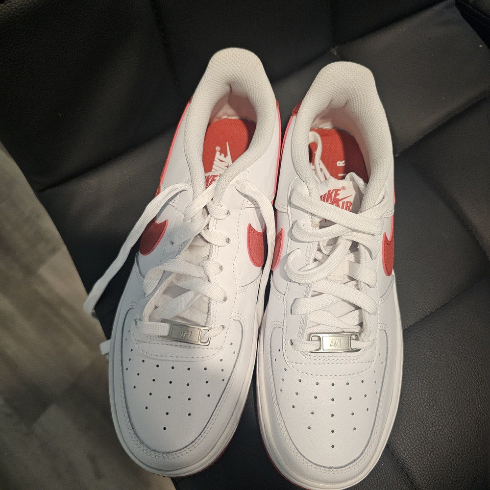 Nike Air Force 1 Low Top Sneakers - White & Red - Picture 6 of 6
